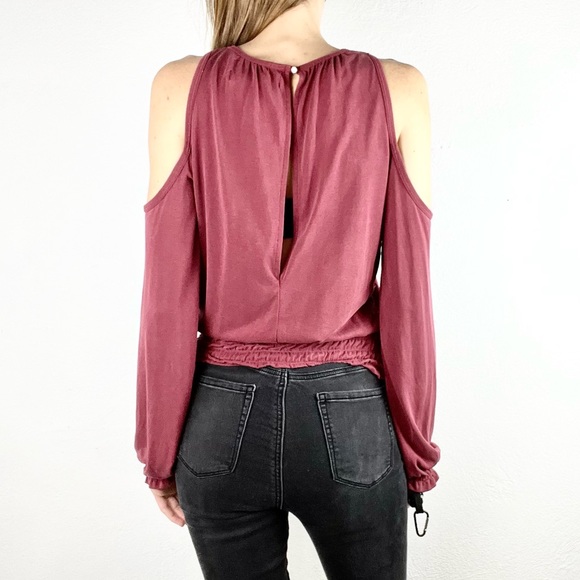 ABERCROMBIE & FITCH | ♥️Cold Shoulder Long-Sleeved Ruffled Blouse - Picture 4 of 14